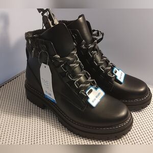 Time and Tru Women’s Size 7.5W Hiker Boot Wide Width